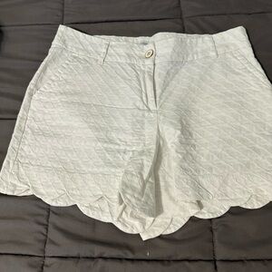 Crown & Ivy Cream Scalloped Women's Shorts